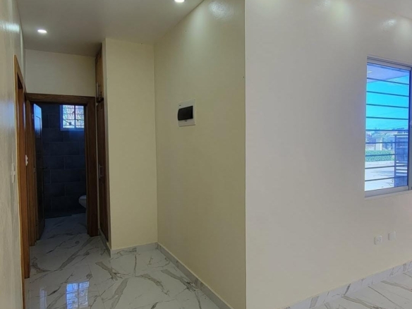 Casa en Venta con Vista a la Montaña y Potencial de Ampliación en Zona Residencial Tranquila
